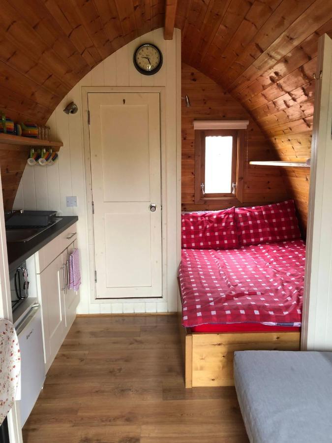The Rainbow Pod Villa Милтаун Малбей Екстериор снимка